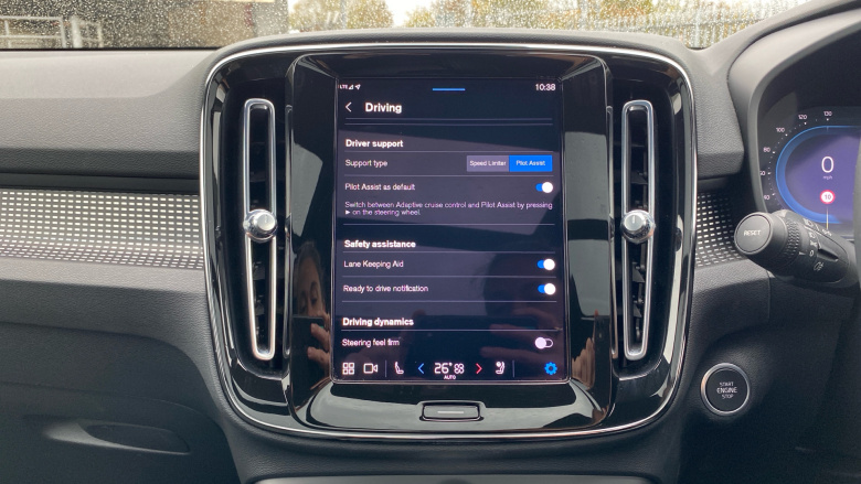 Volvo XC40 2.0 B4P Ultimate Dark 5dr Auto Petrol Estate